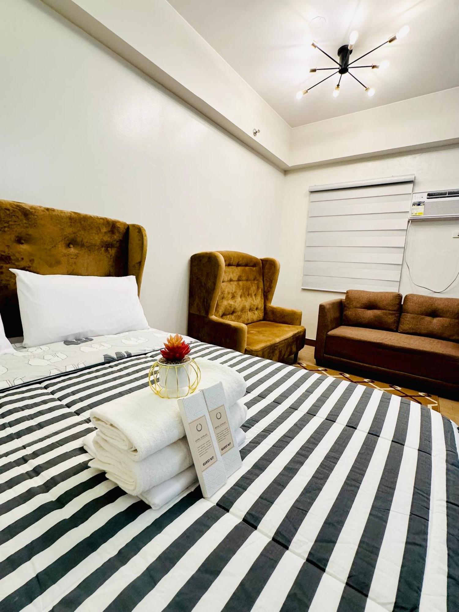 Starlight Suites Trece Martires Exteriér fotografie