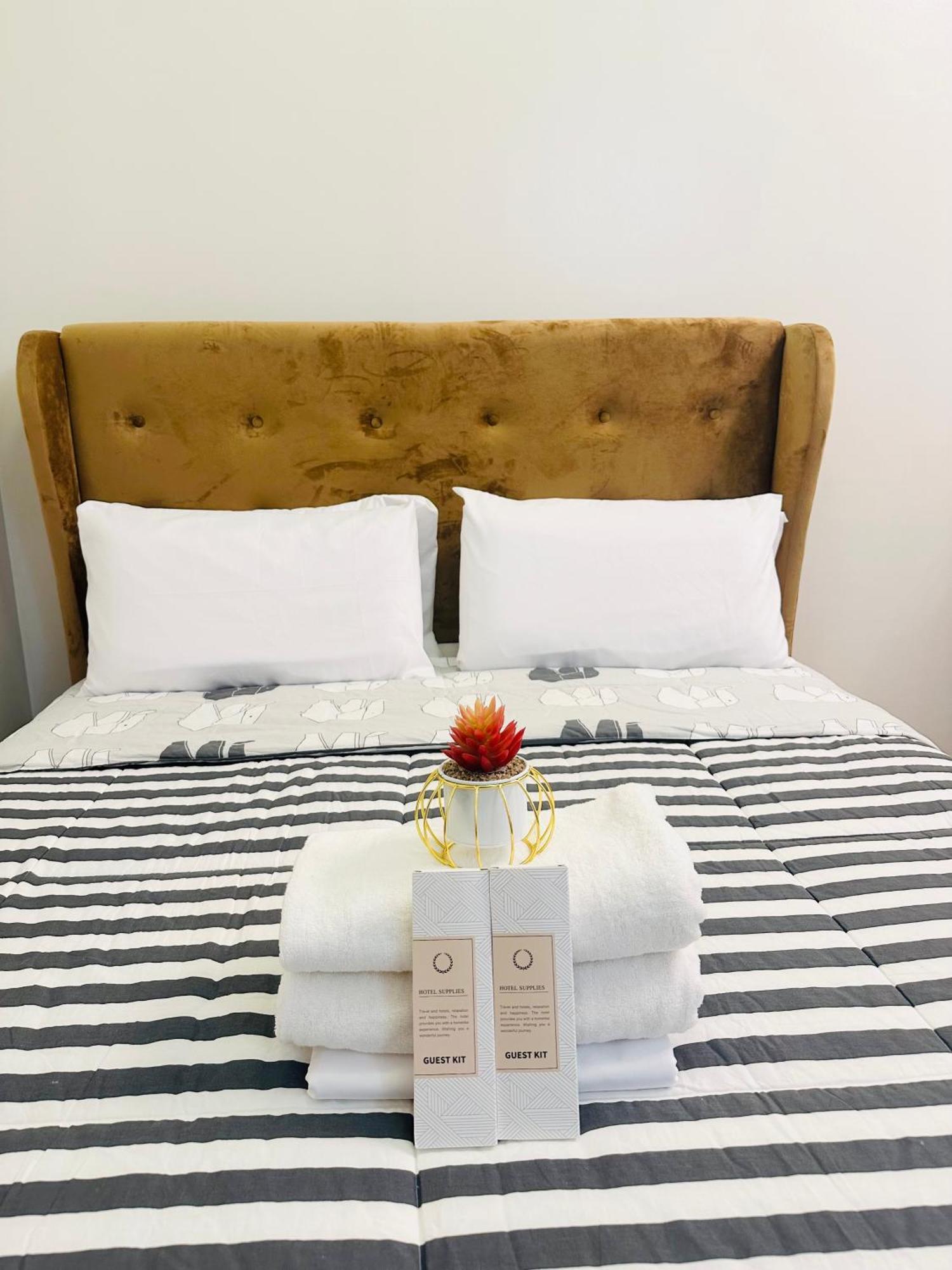 Starlight Suites Trece Martires Exteriér fotografie