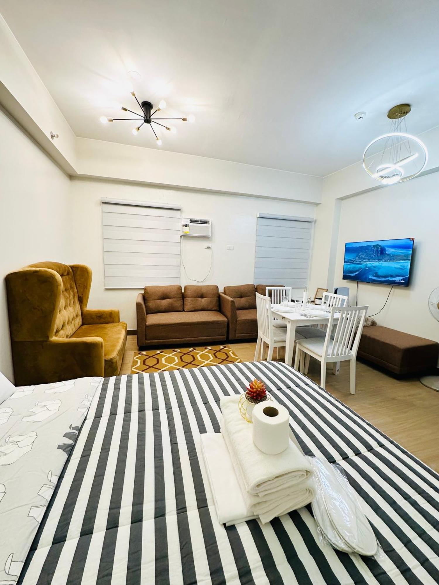 Starlight Suites Trece Martires Exteriér fotografie