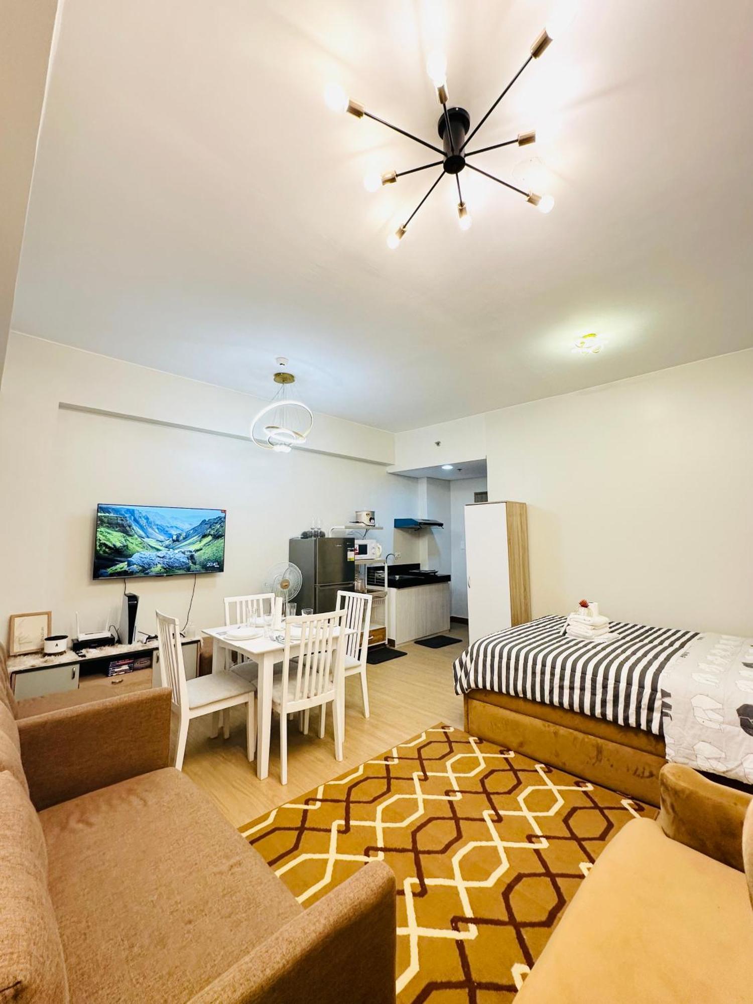 Starlight Suites Trece Martires Exteriér fotografie