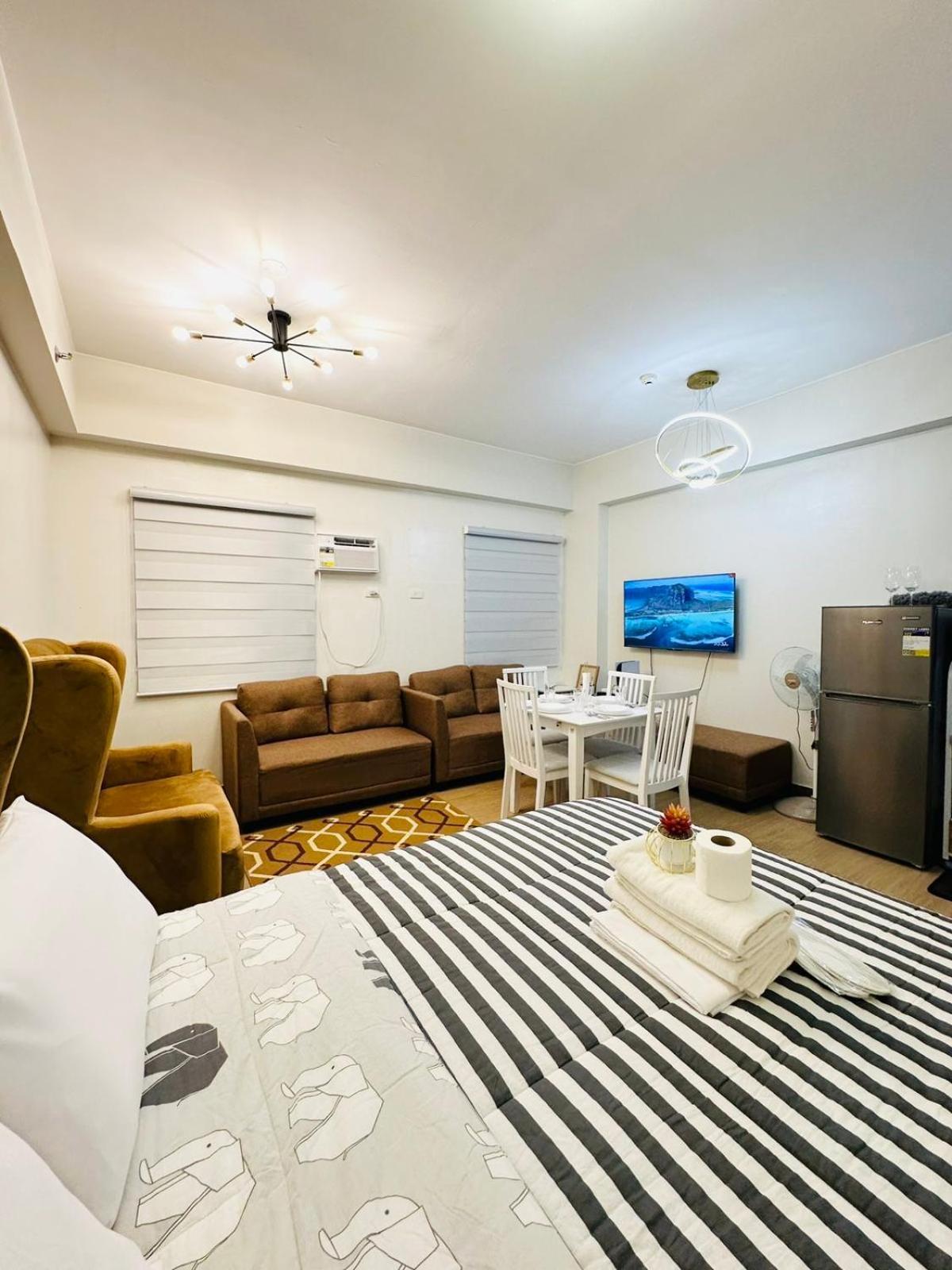 Starlight Suites Trece Martires Exteriér fotografie