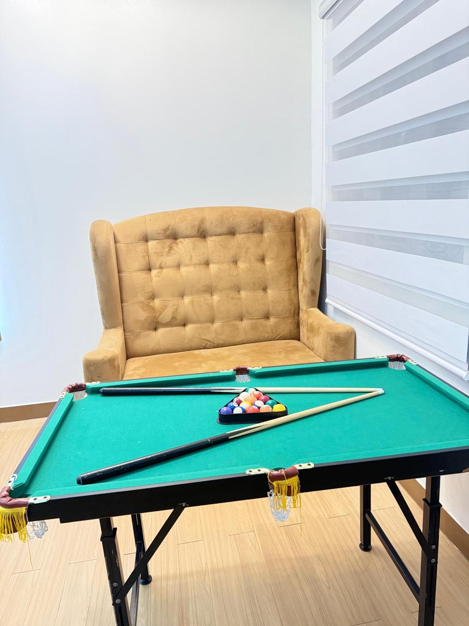 Starlight Suites Trece Martires Exteriér fotografie